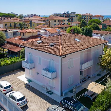 Villa Amelia Rooms Marina di Pietrasanta Zewnętrze zdjęcie