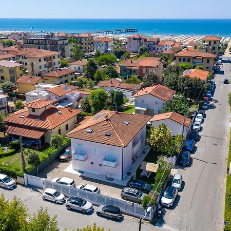 Villa Amelia Rooms Marina di Pietrasanta Zewnętrze zdjęcie